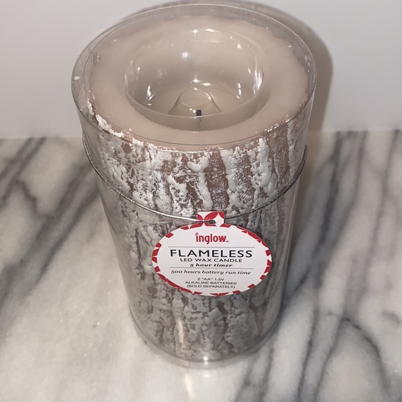 6" Flameless LED Real Wax "Snow" Pillar Candle - Picture 3 of 5